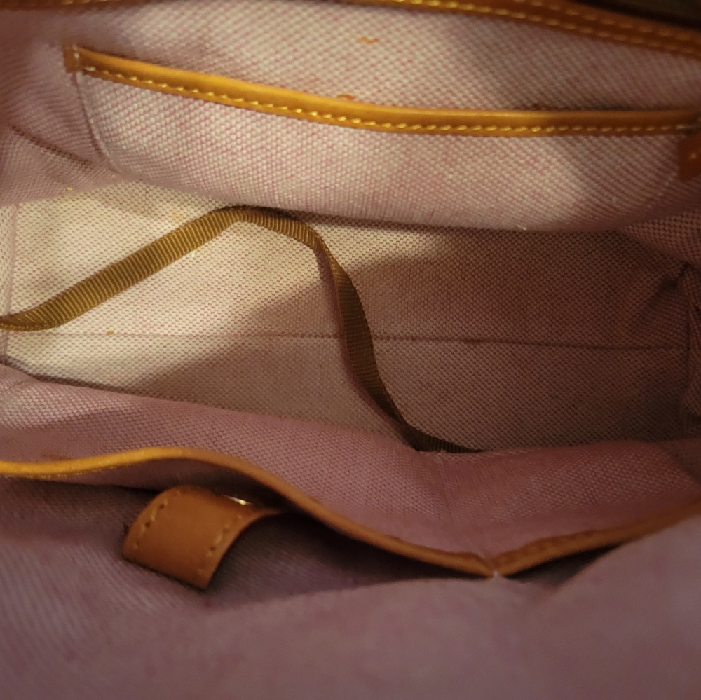 Dooney and Bourke Dillon handbag - Picture 6 of 9